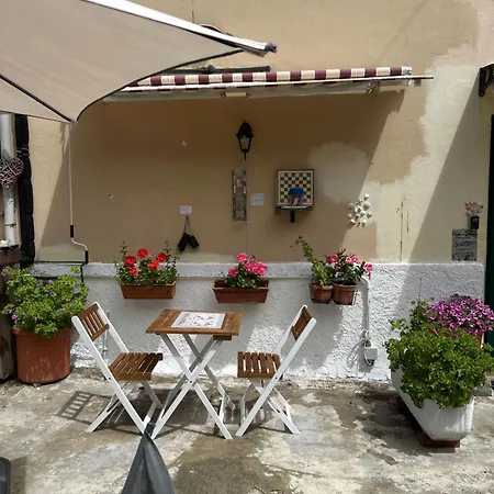 L'acciuga Guest house *